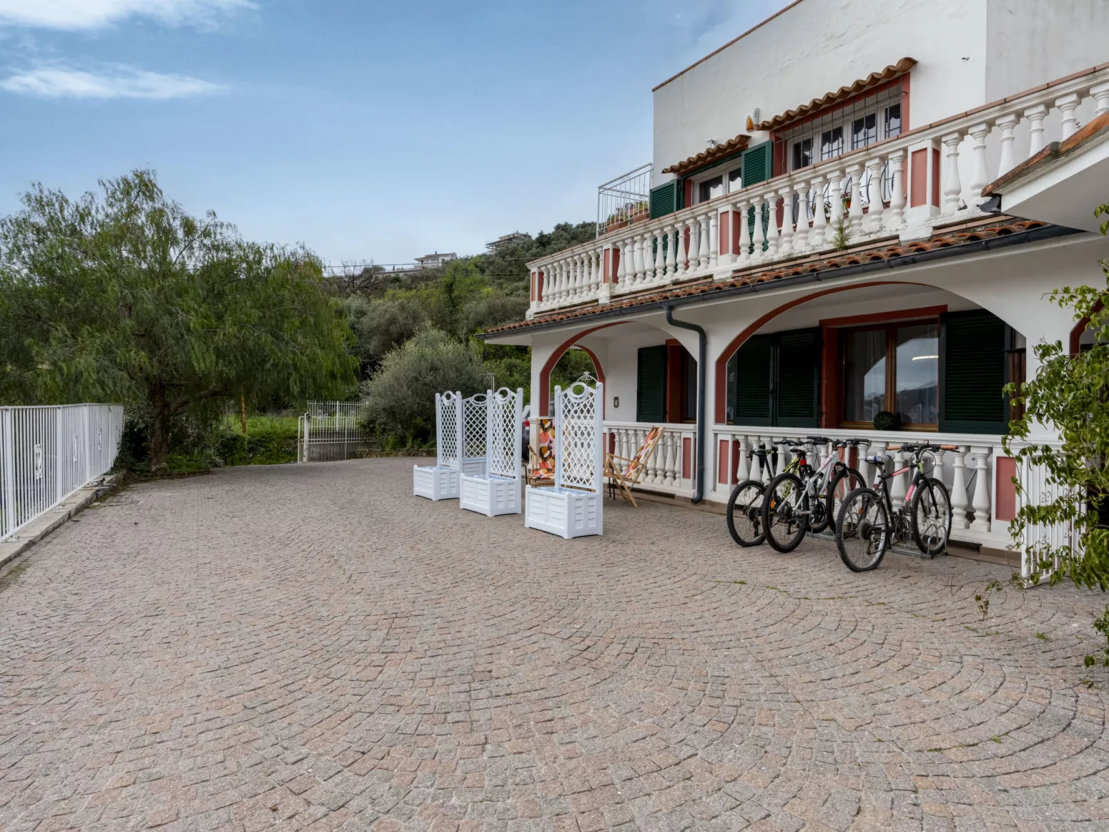 Il Portico-Outside