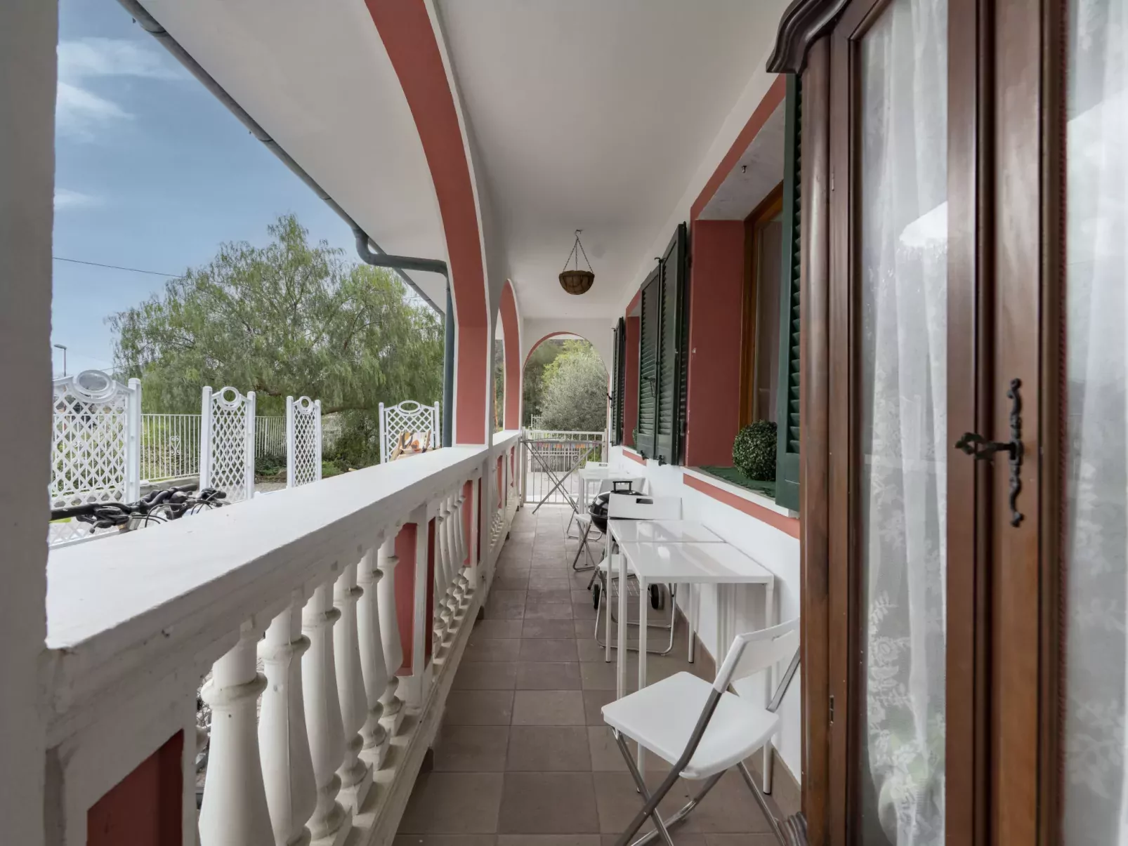 Il Portico-Outside