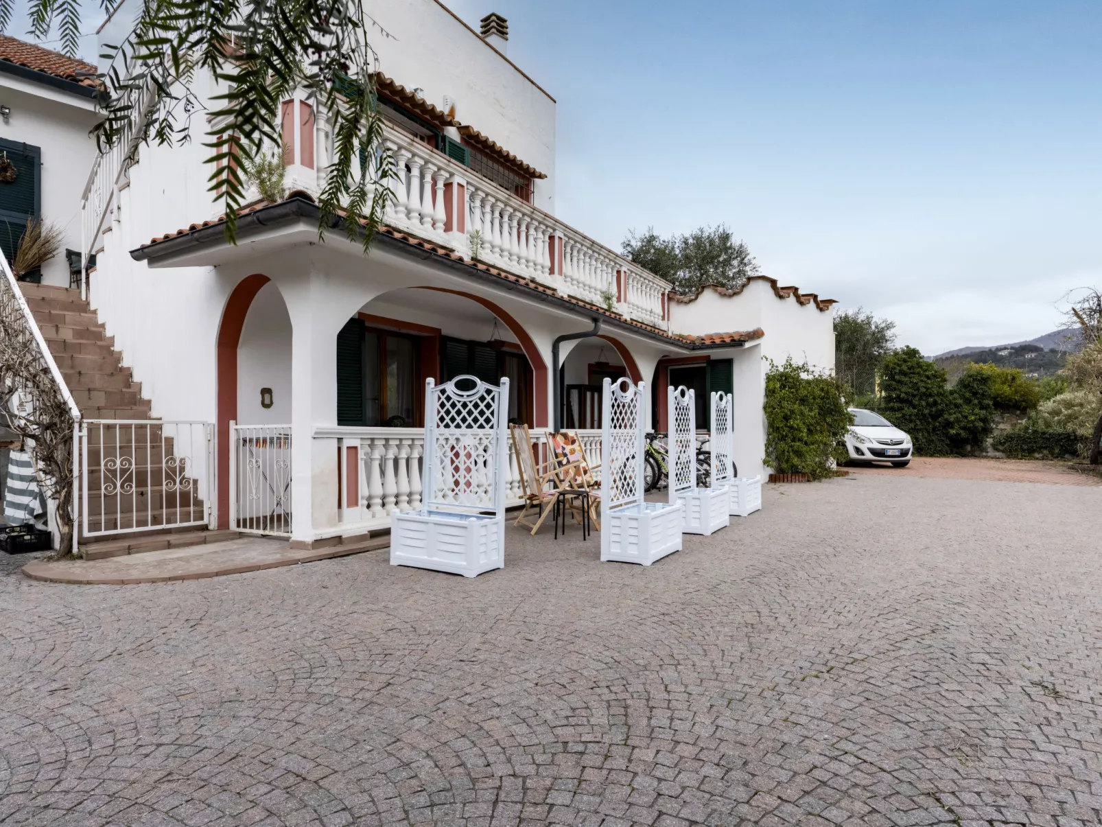 Il Portico-Outside