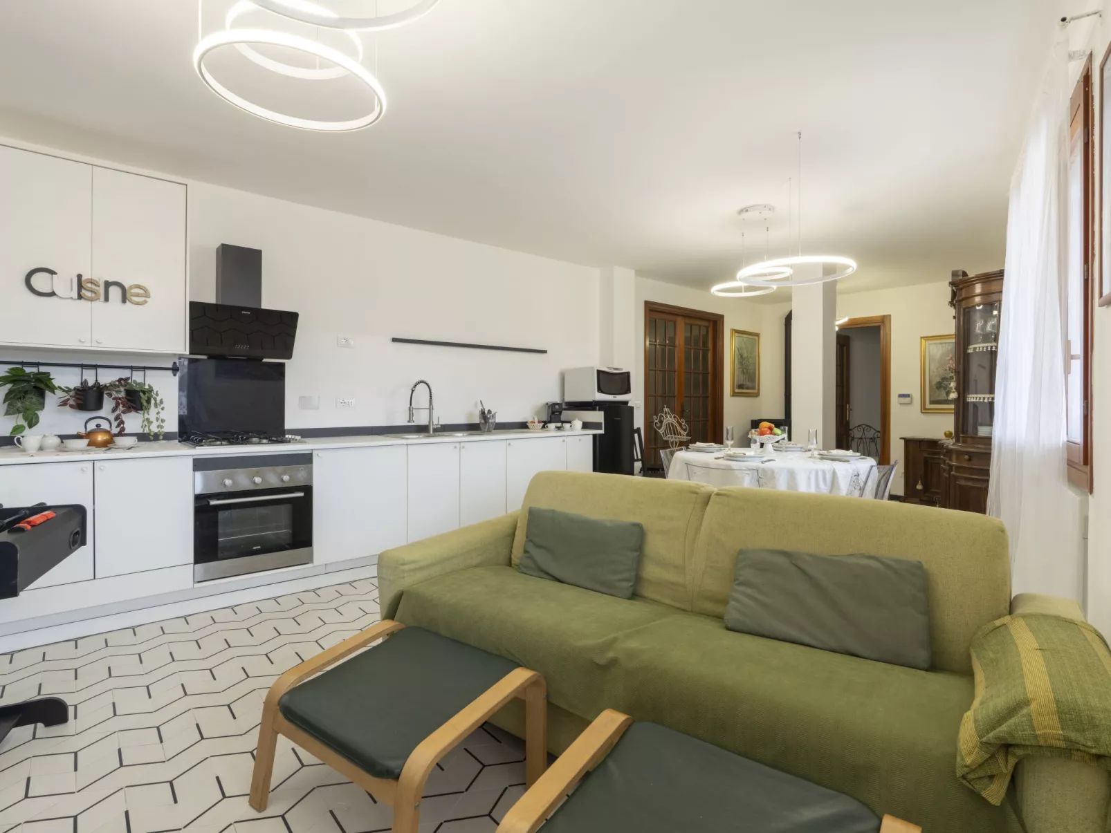 Il Portico-Inside