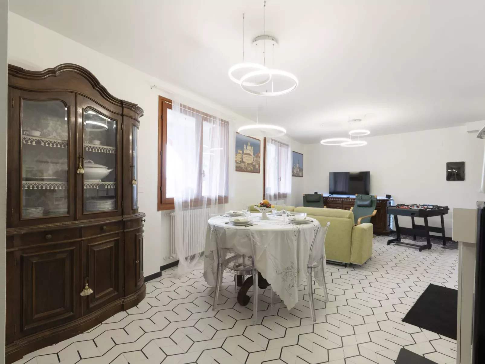 Il Portico-Inside