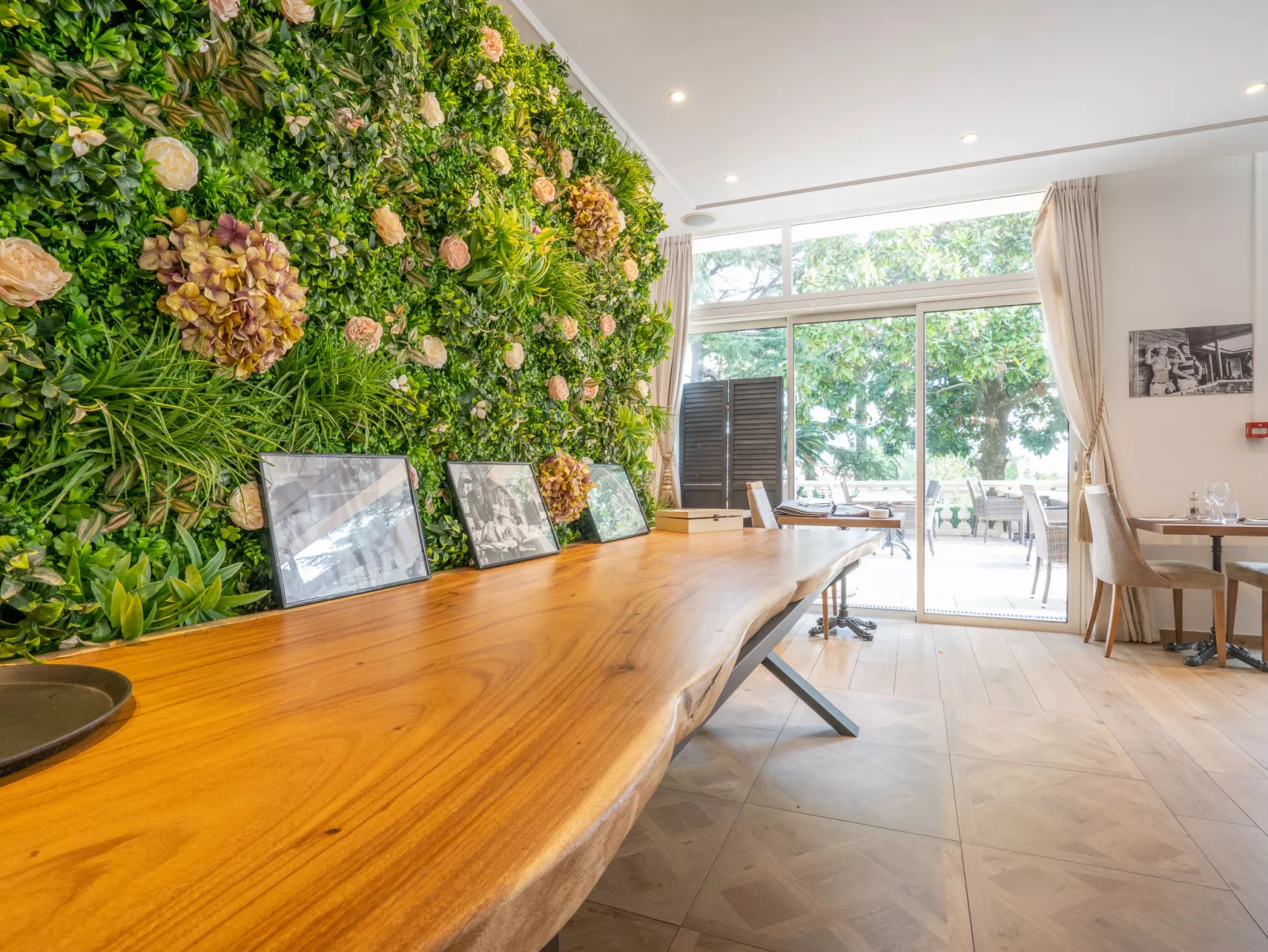Cannes-Inside