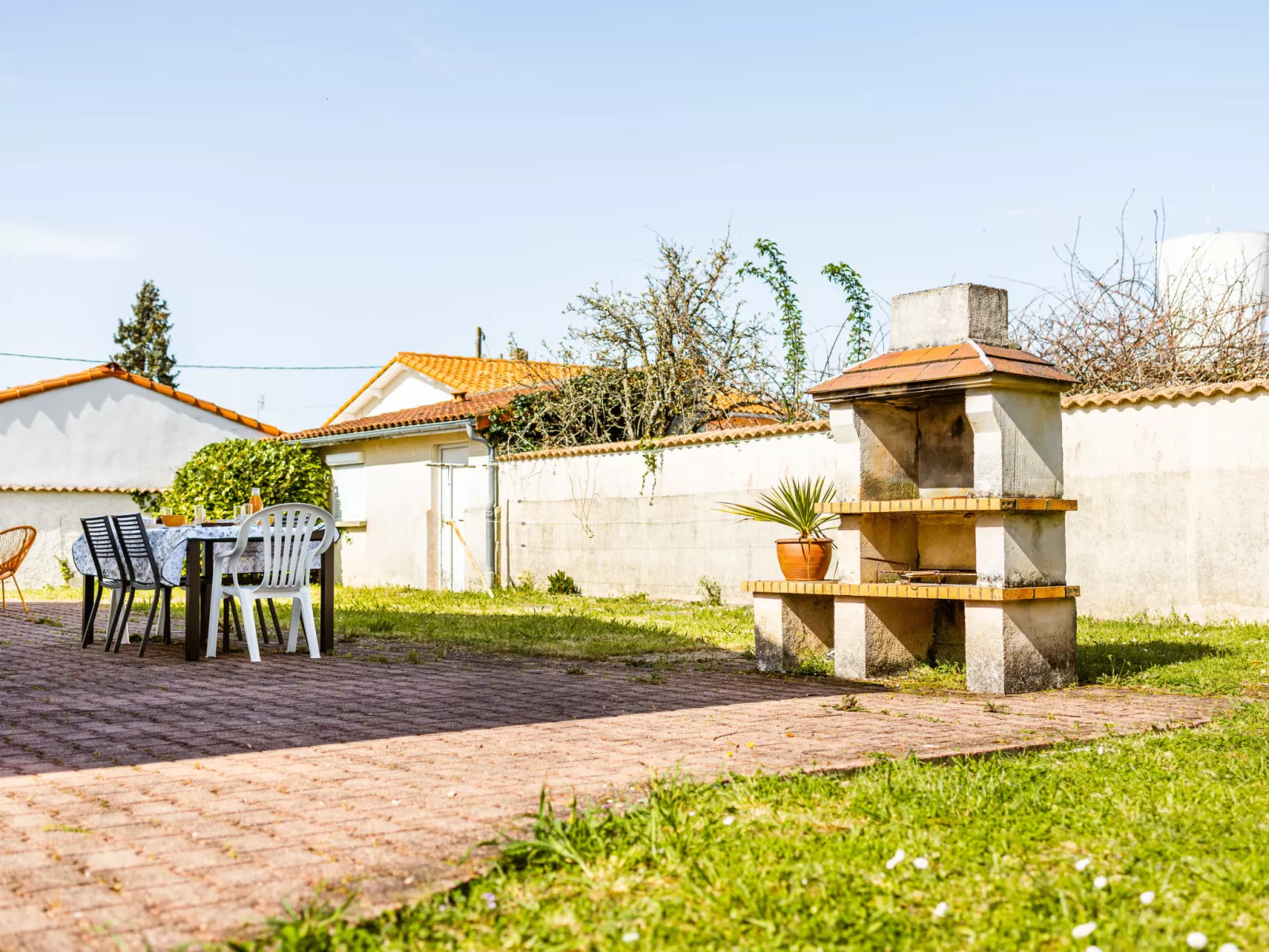 Maison des Groies-Outside