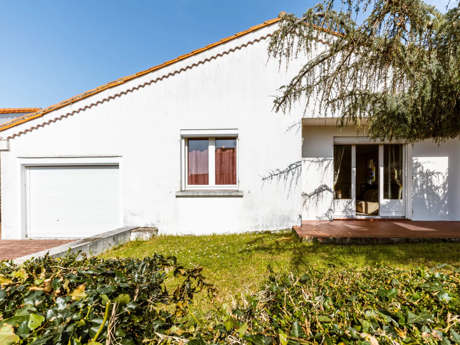 Maison des Groies-Outside