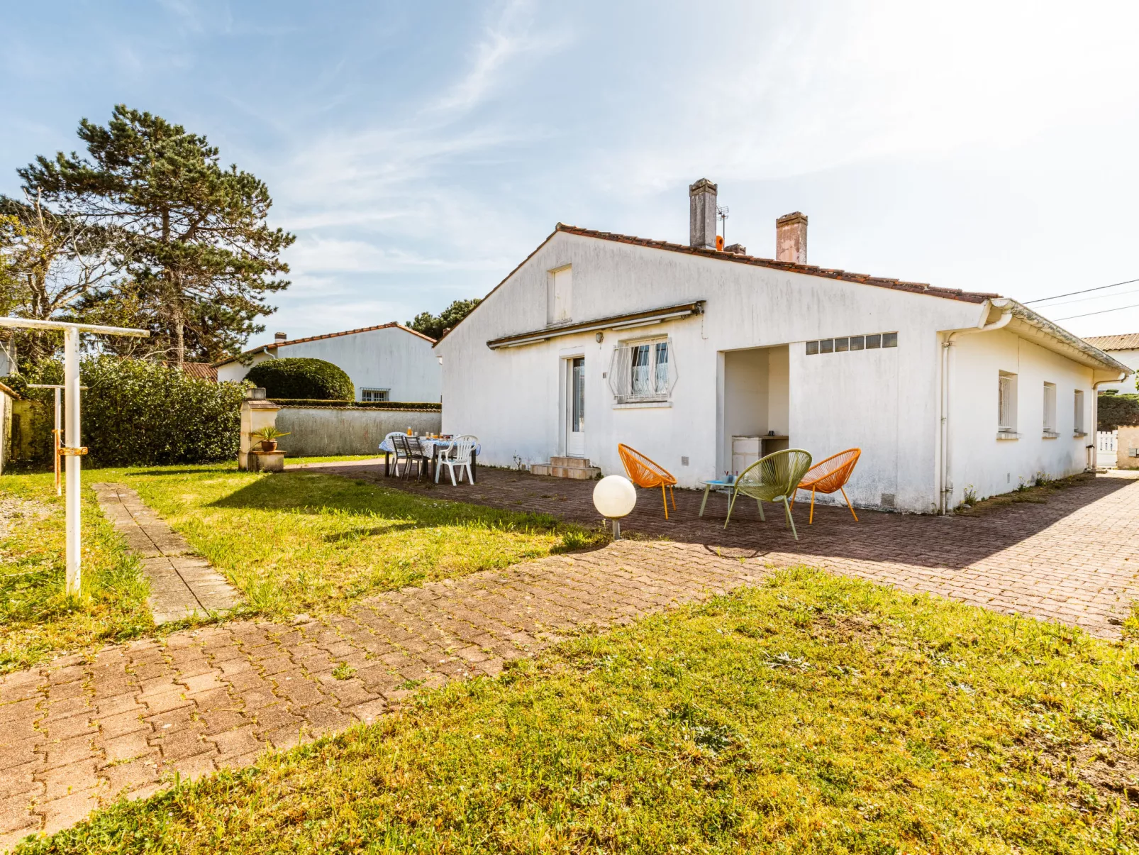 Maison des Groies-Outside
