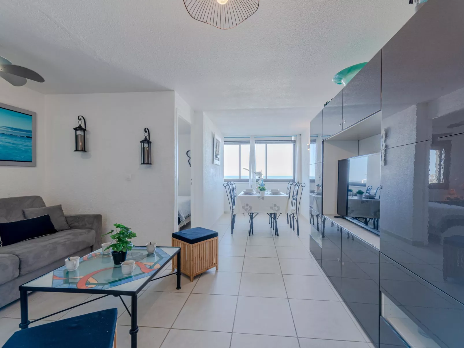 Front de Mer-Inside