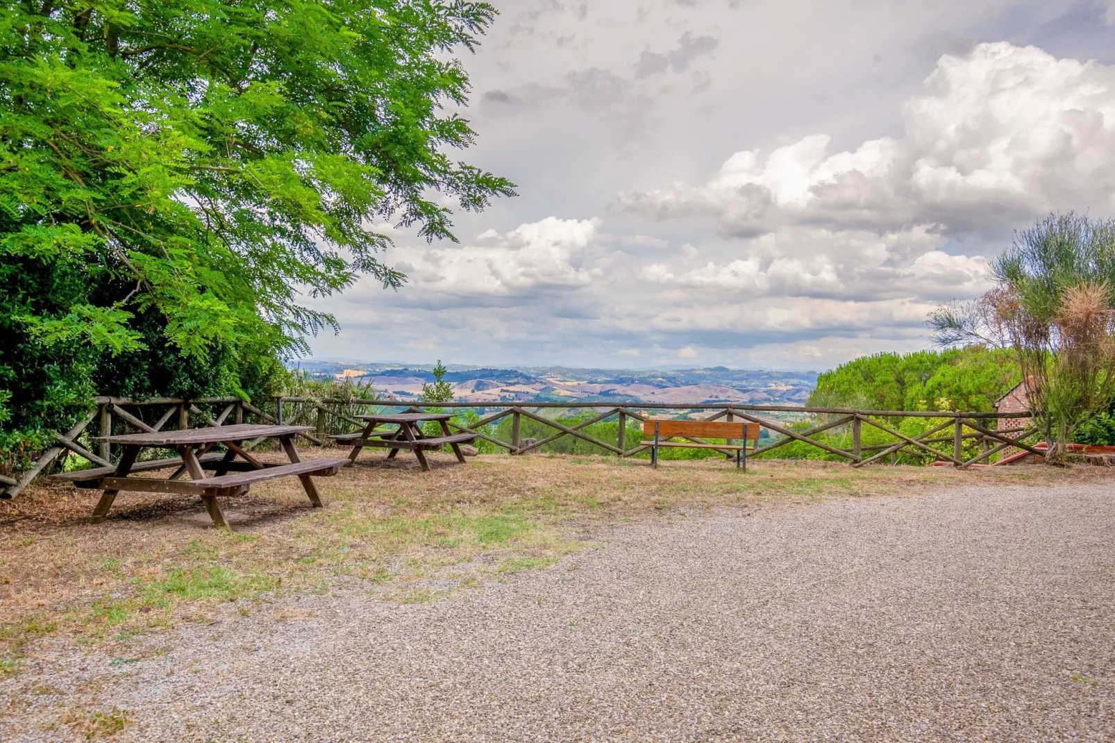 Il Poggiale-app7-8-Gardens summer