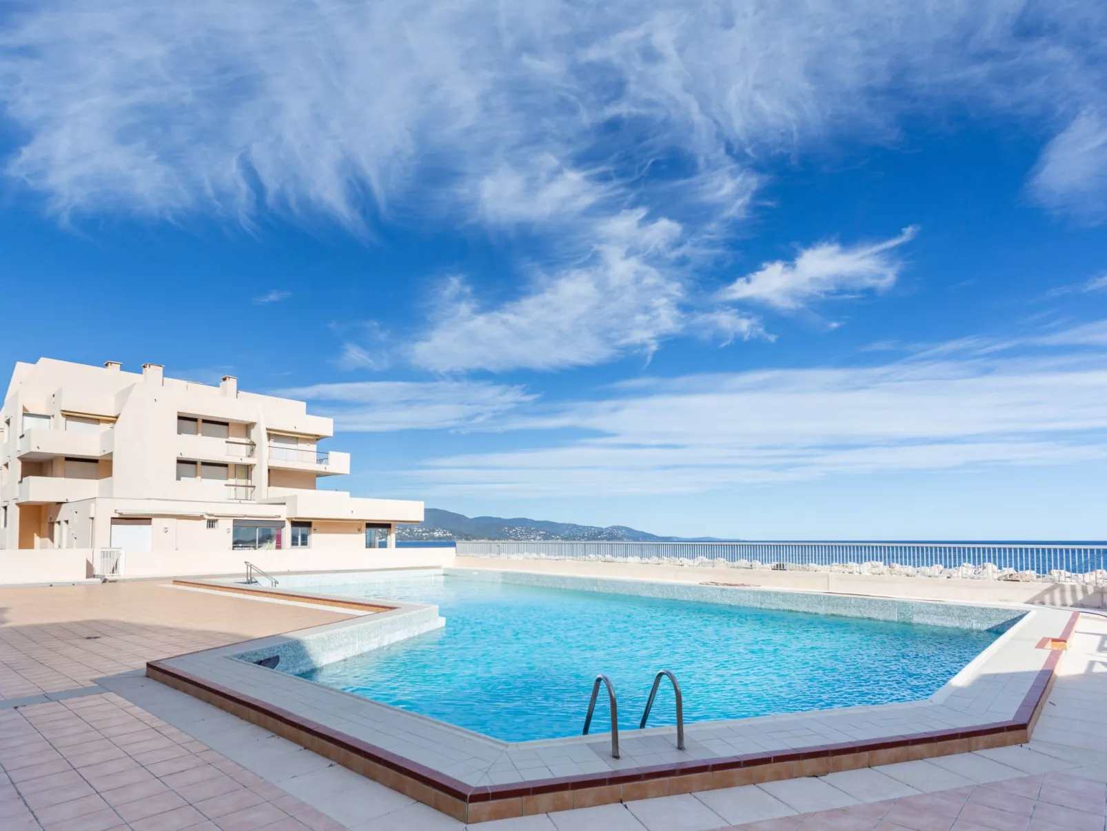 Le Port de Bormes-Outside