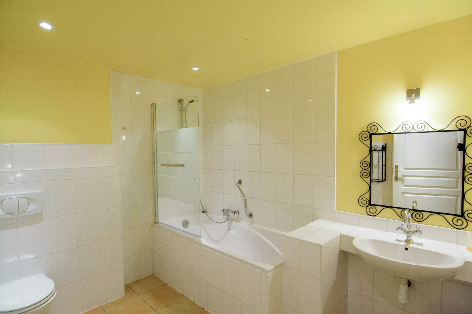 Le Manoir-Bathroom
