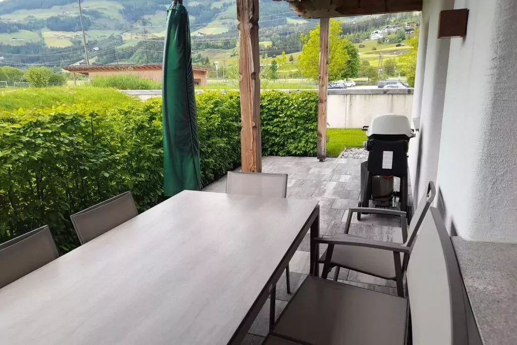 205613-Terrace balcony