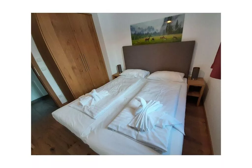 205613-Bedroom
