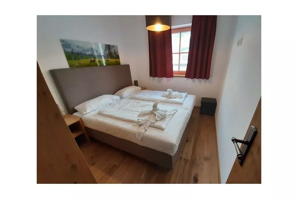 205613-Bedroom