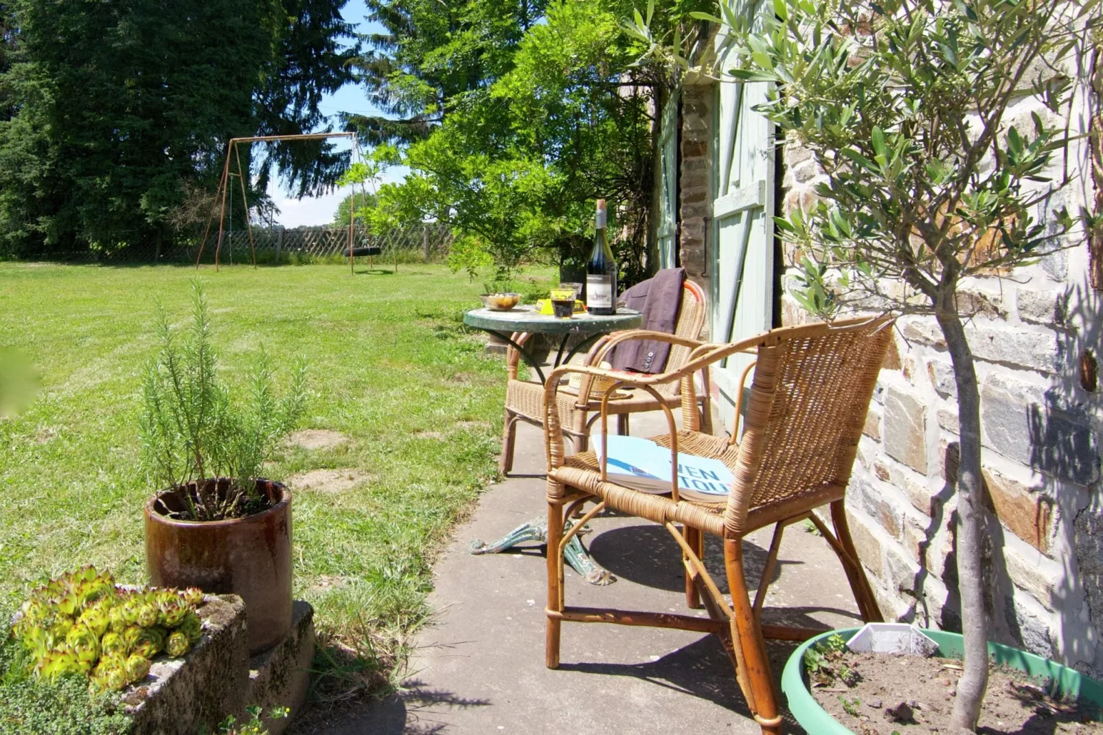 Gite La Forge de Bessous-Gardens summer