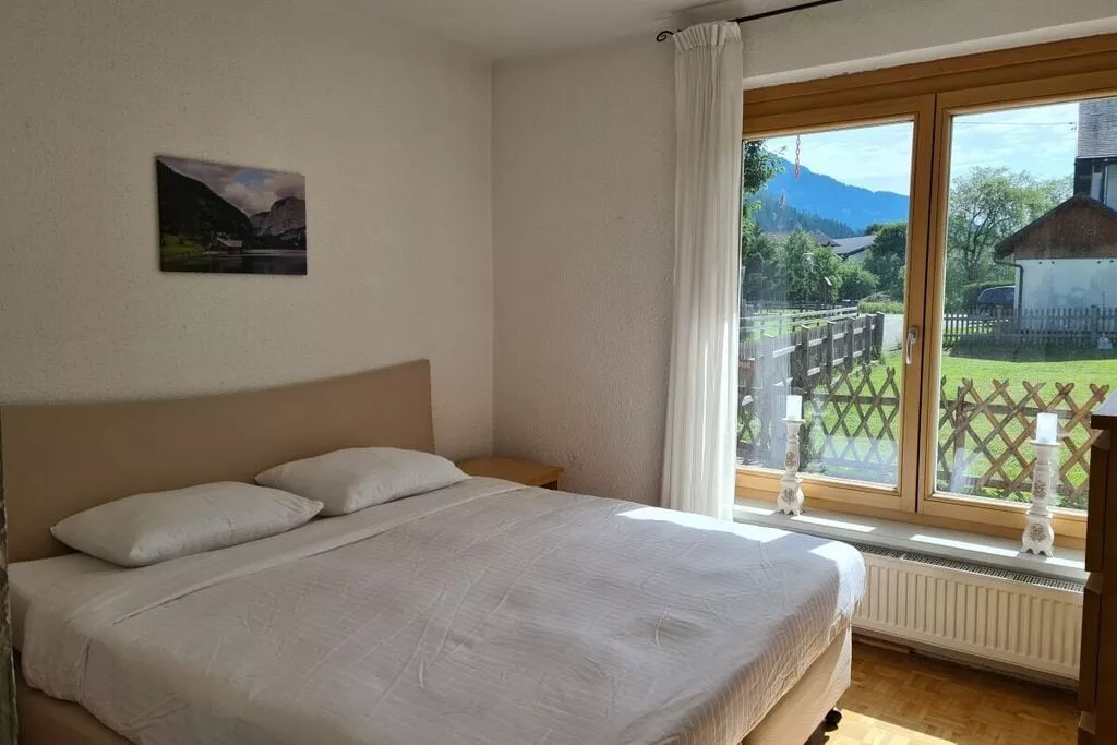 463675-Bedroom