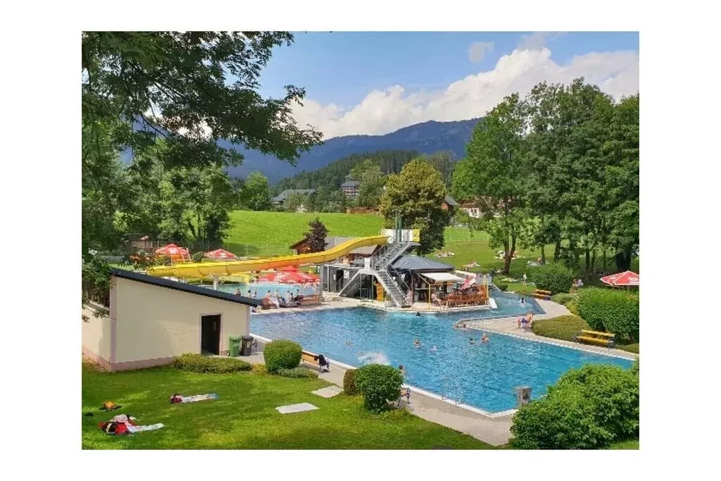 463675-View summer