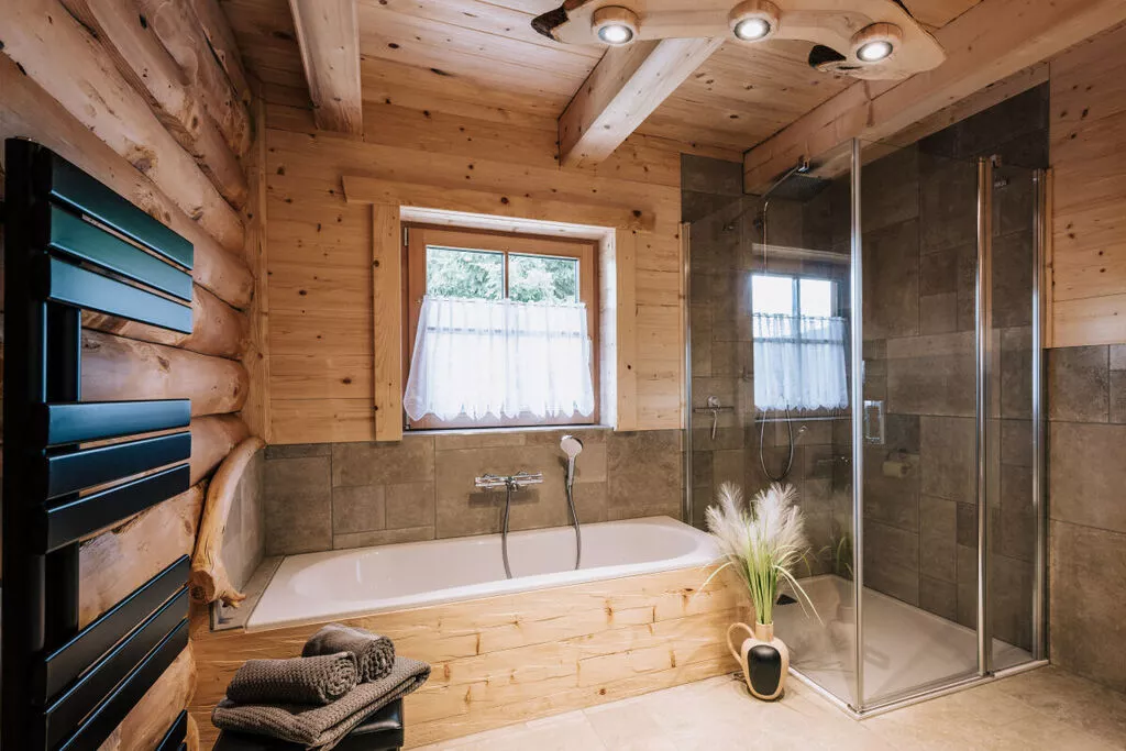 473960-Bathroom