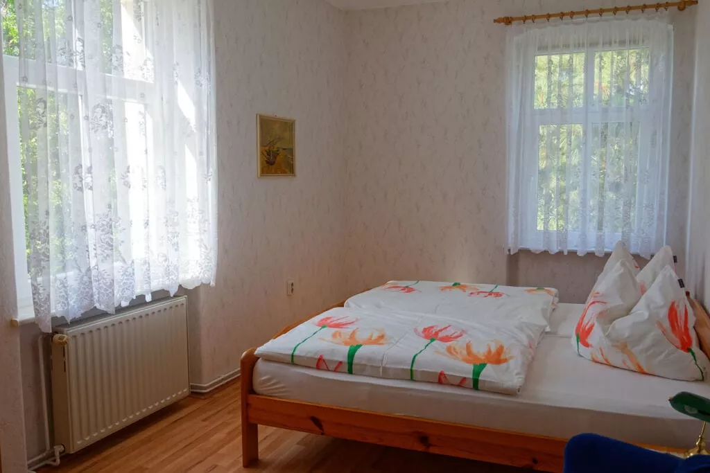 58652-Bedroom