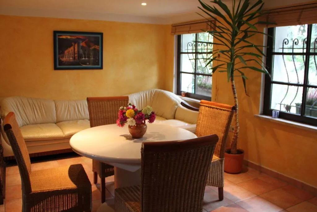 36626-Dining room