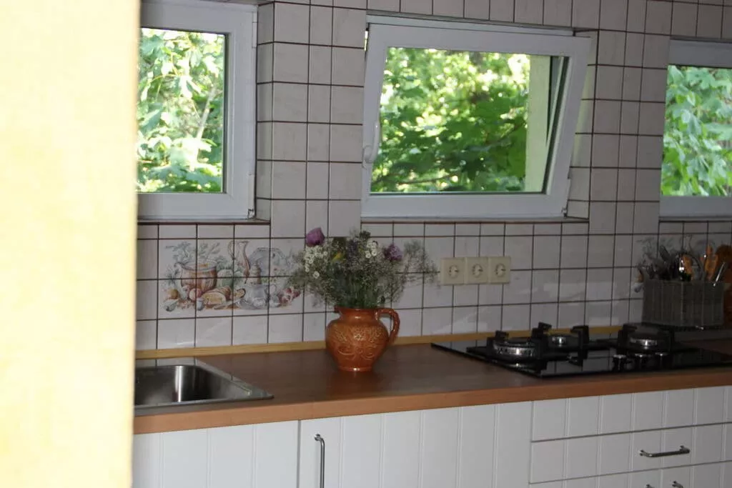 36626-Kitchen