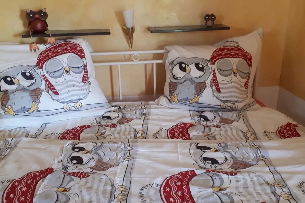 36626-Bedroom