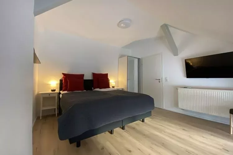 382754-Bedroom