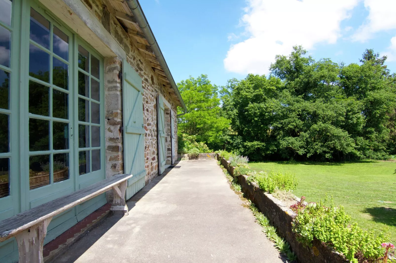 Gite La Forge de Bessous-Terrace balcony