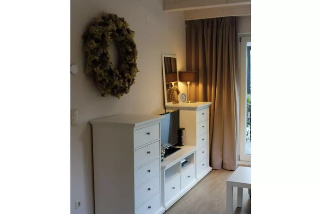 94710-Bedroom