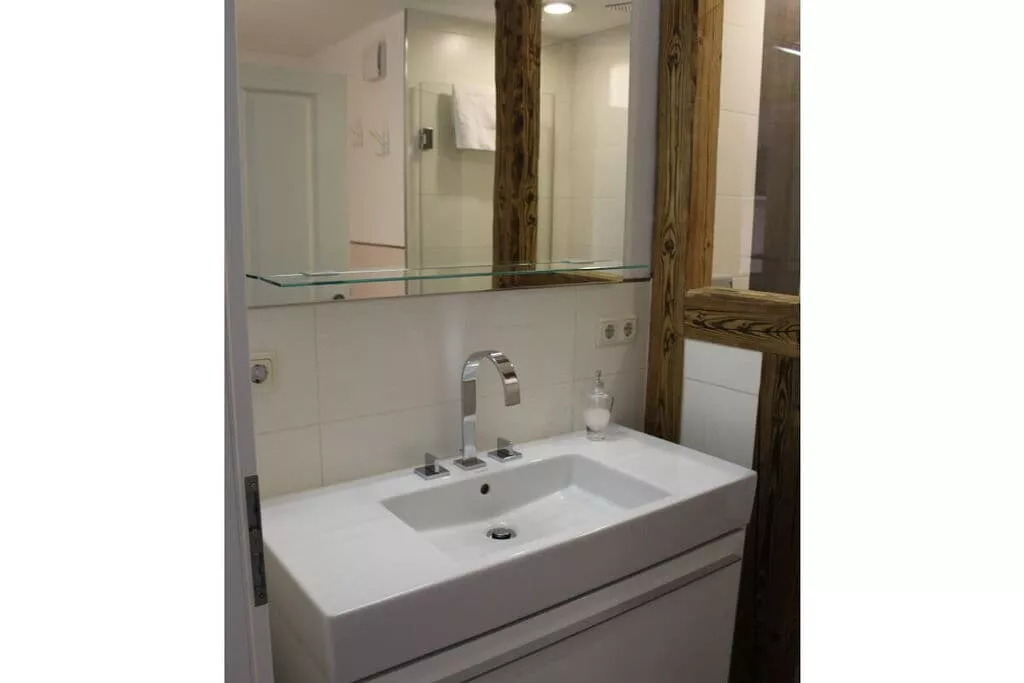 94710-Bathroom