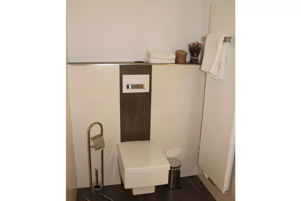 94710-Bathroom