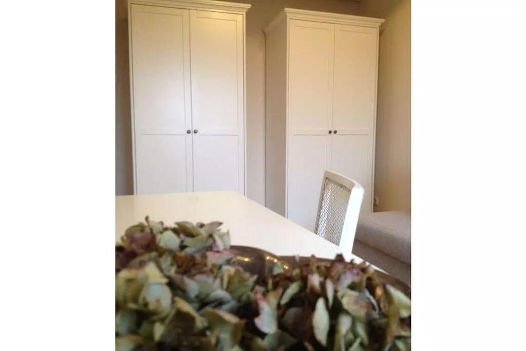 94710-Dining room