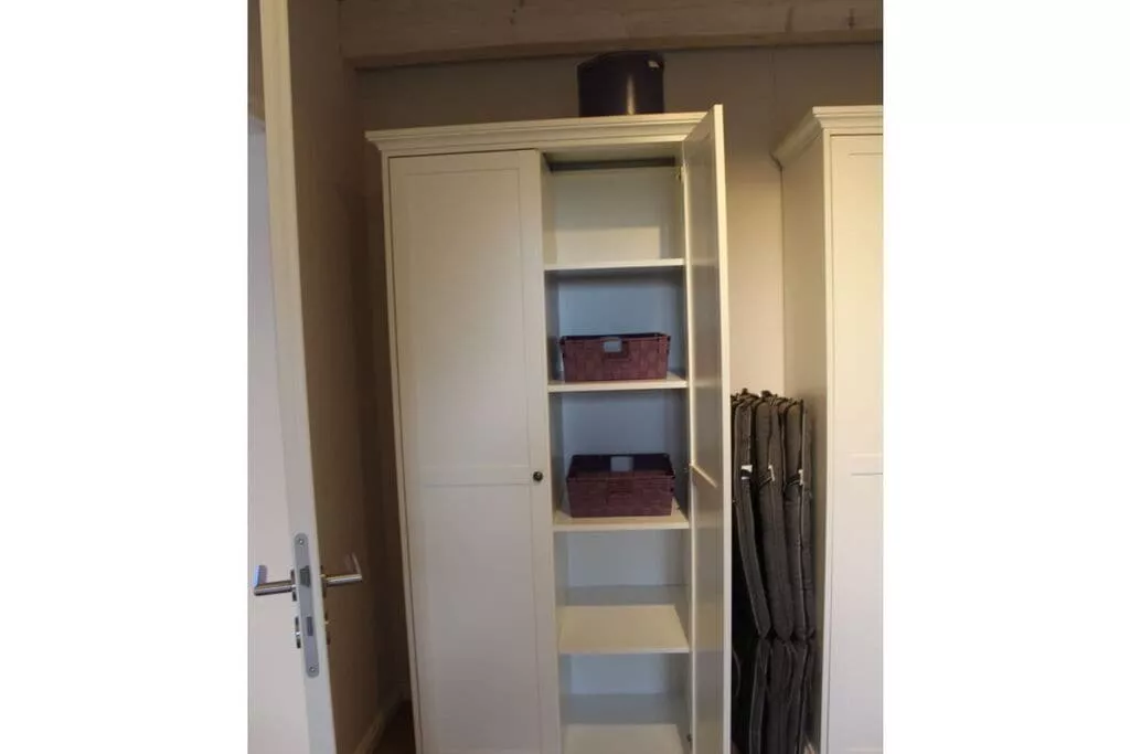 94710-Bedroom