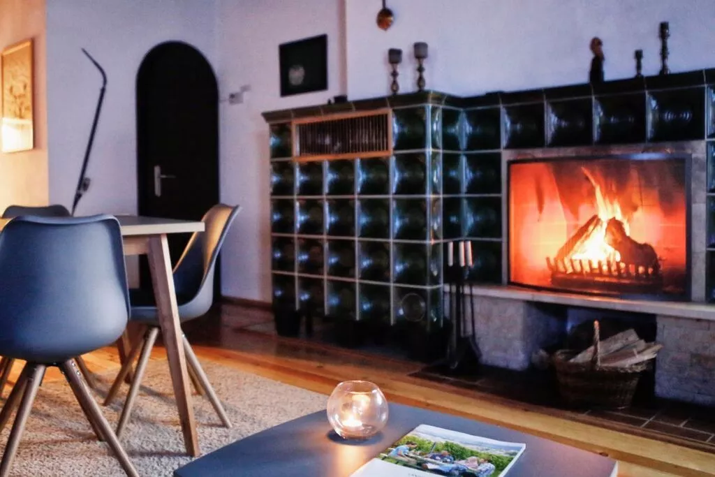 61229-Living room