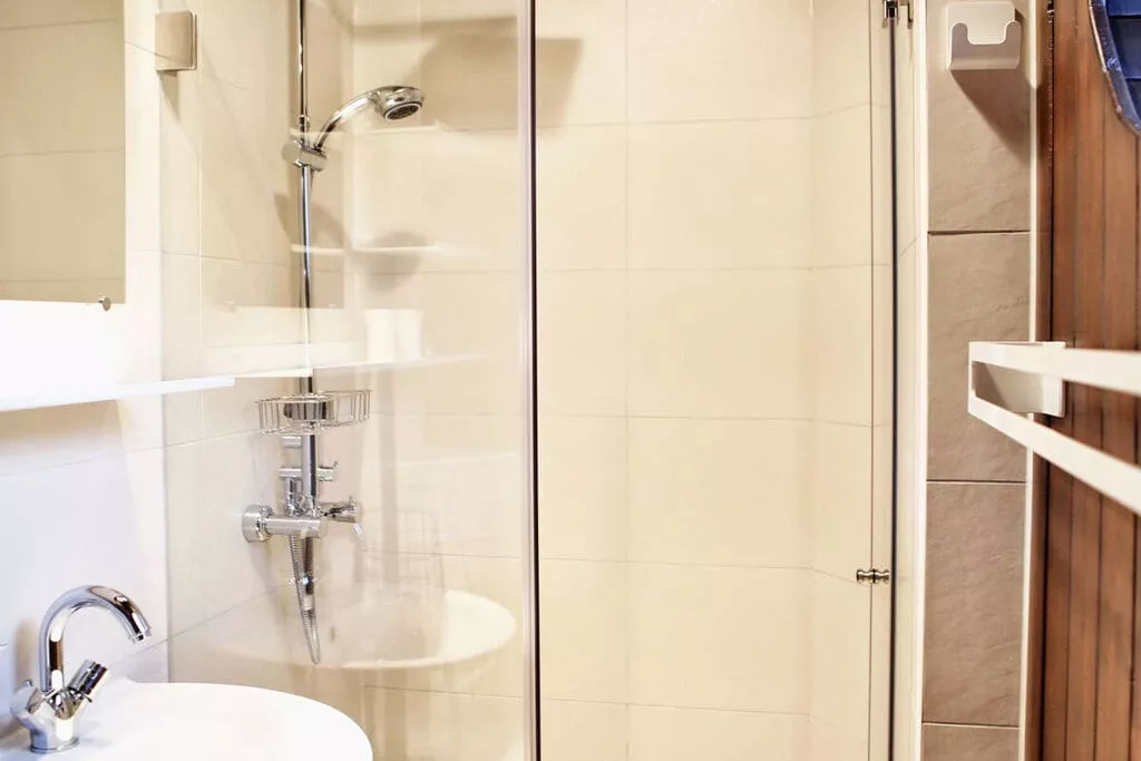 61229-Bathroom