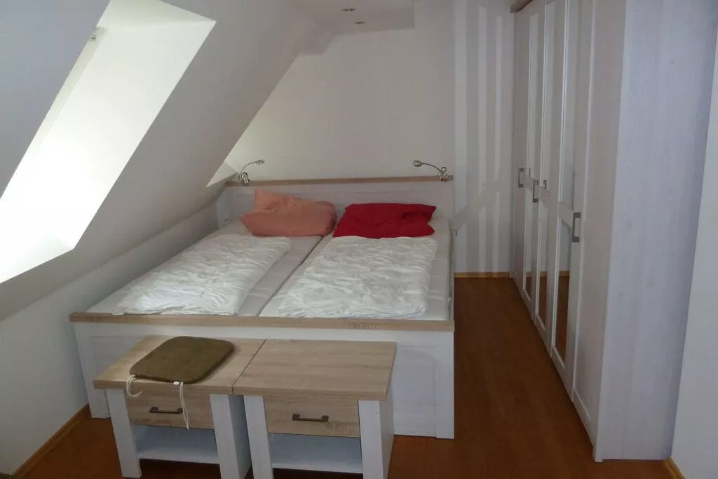 221088-Bedroom
