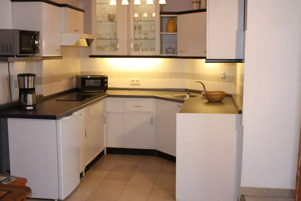 8017-Kitchen