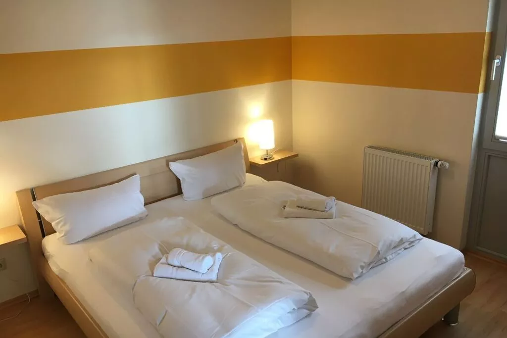 318557-Bedroom