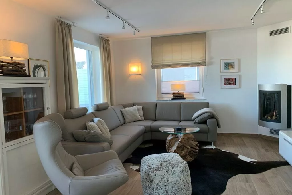 332640-Living room