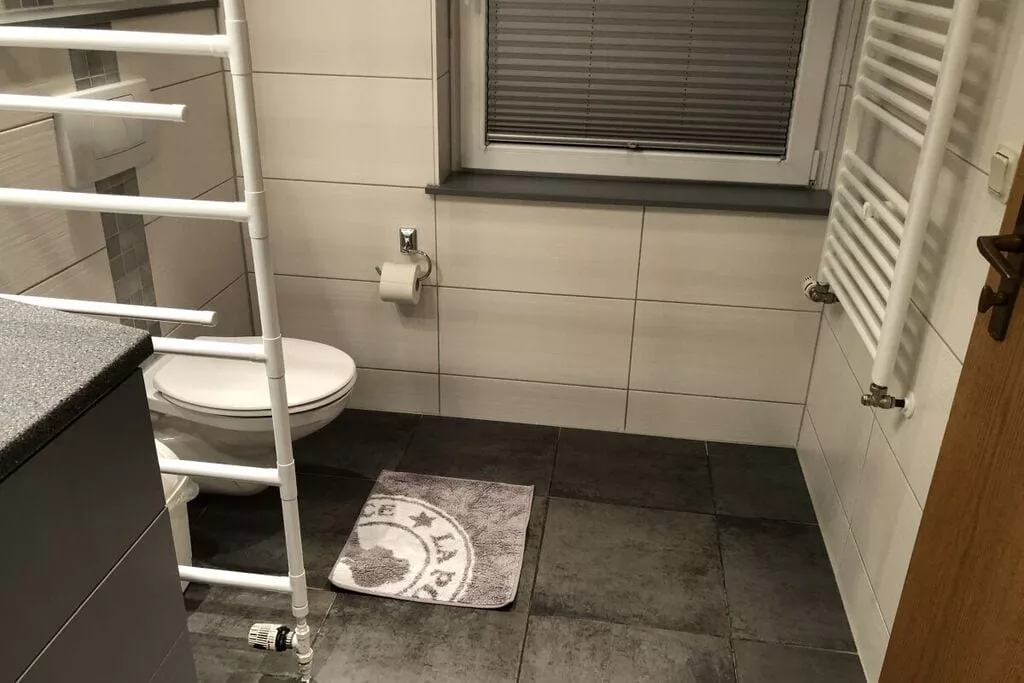 399360-Bathroom