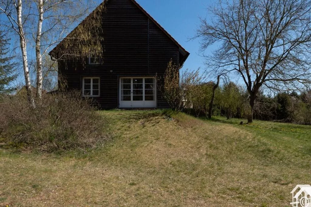 18511-Exterior summer