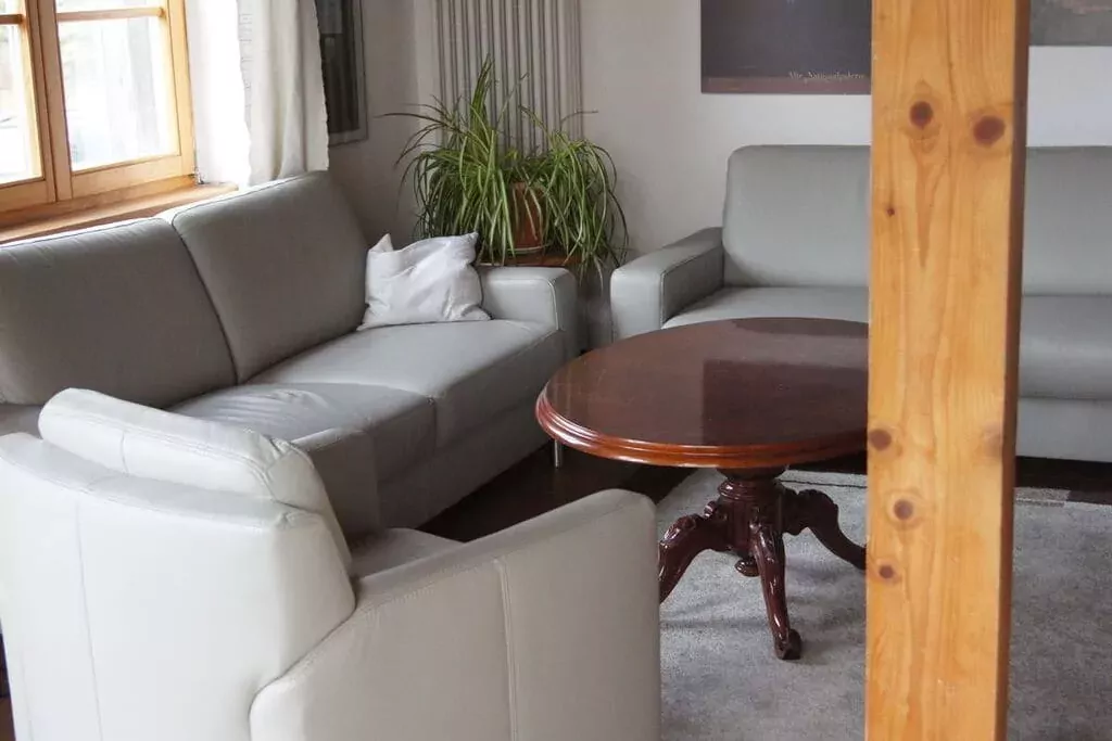18511-Living room