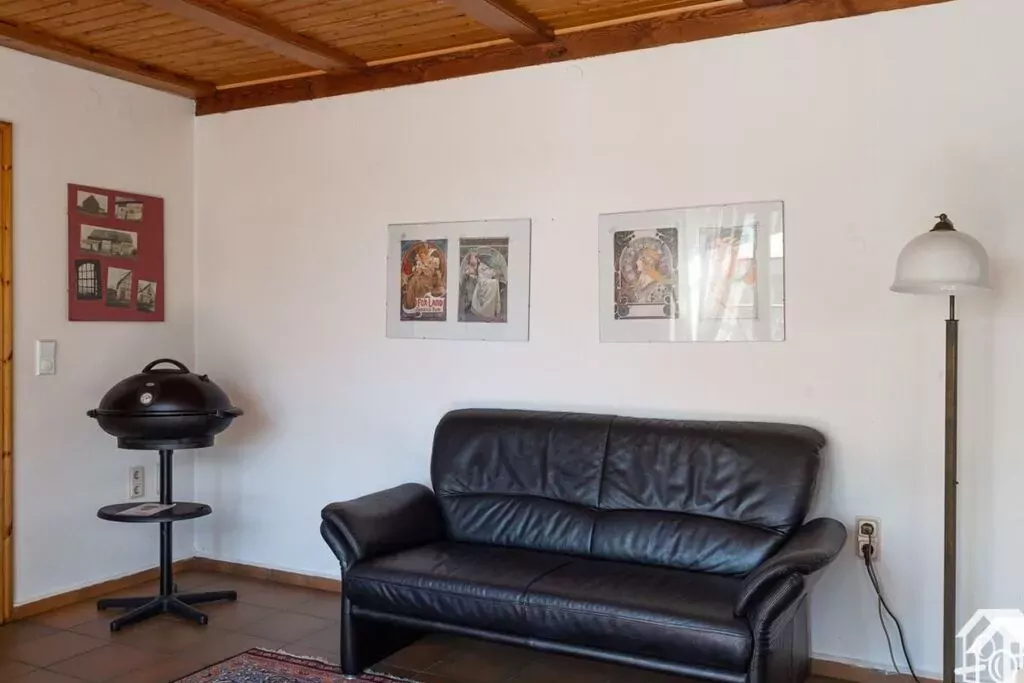 18511-Living room