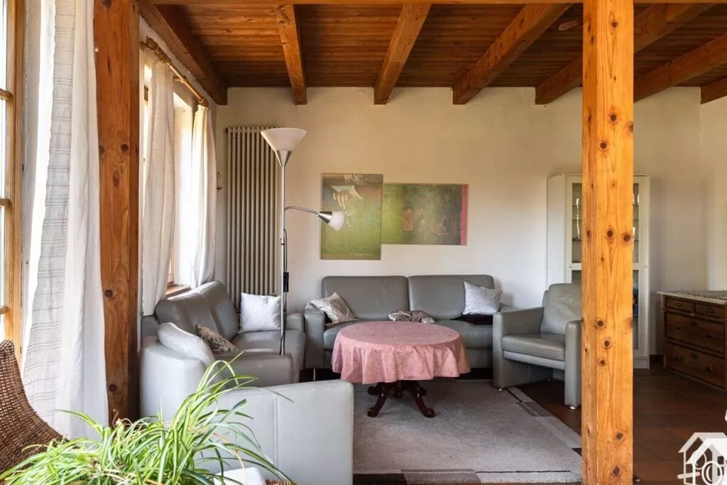18511-Living room