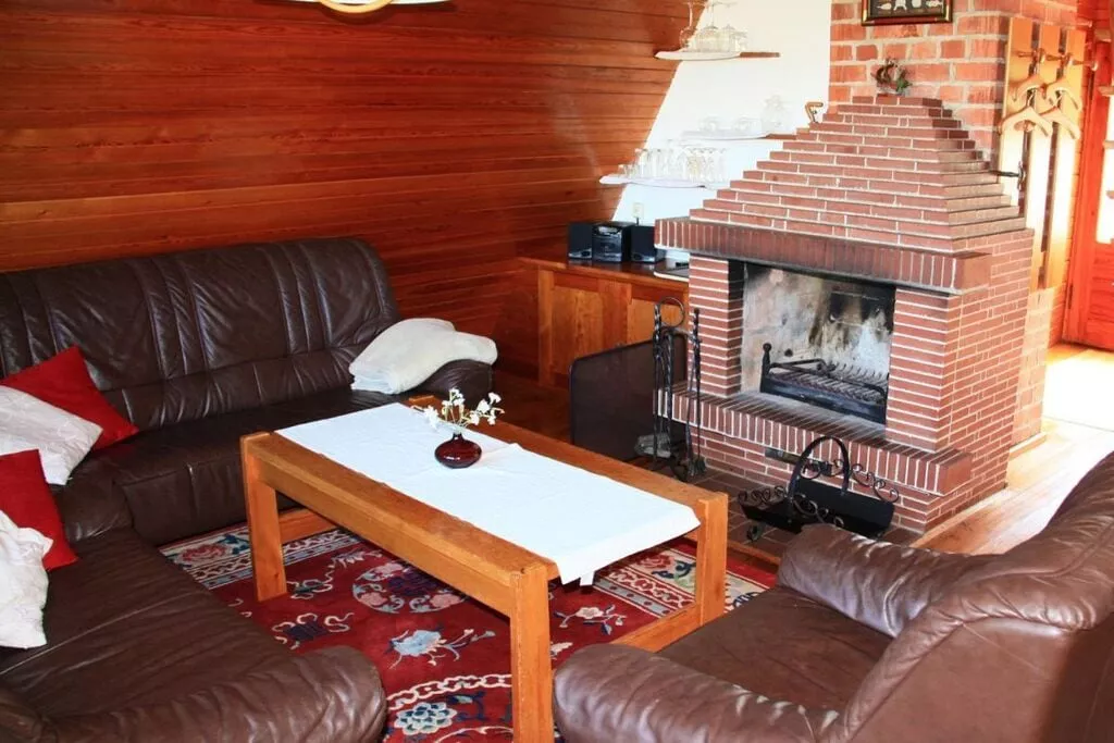 70939-Living room