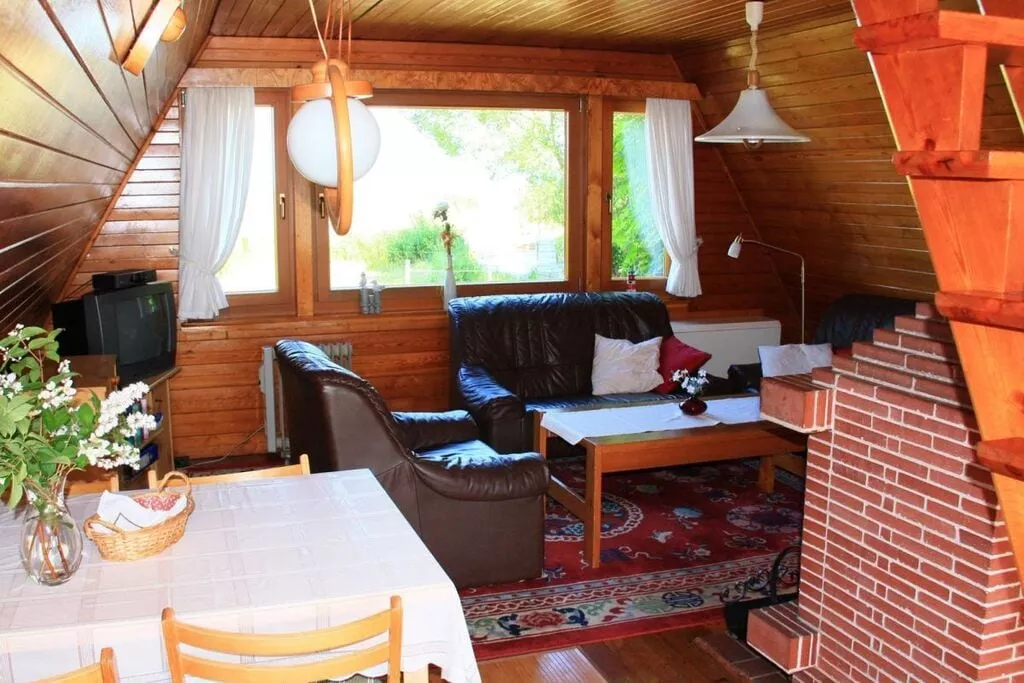 70939-Living room