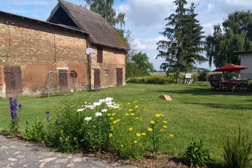 259614-Gardens summer