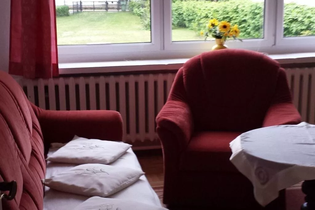 52353-Living room