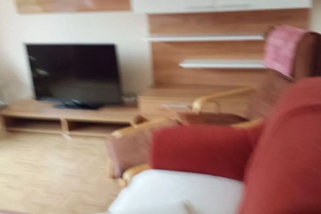 52353-Living room