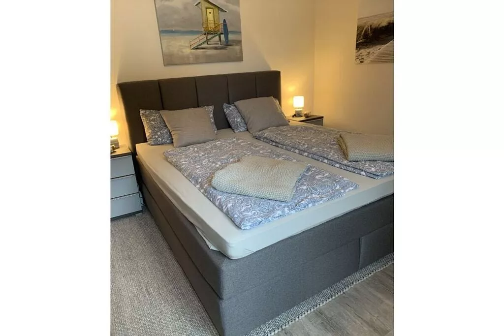 315121-Bedroom