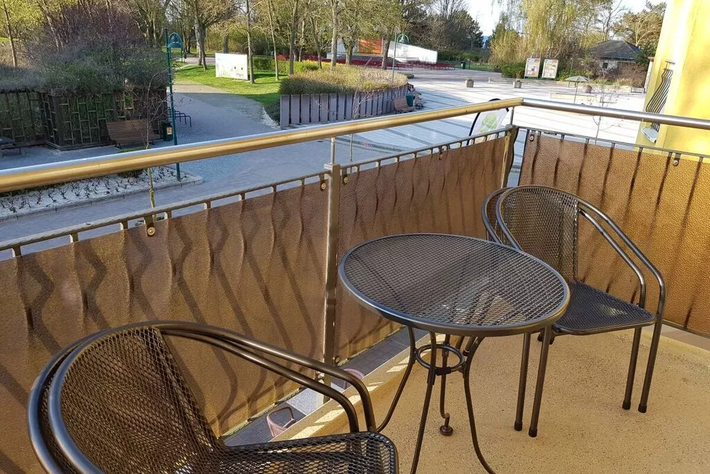 263512-Terrace balcony