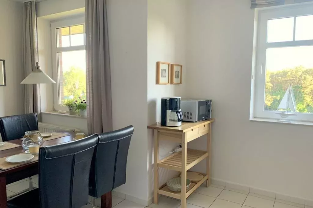 279392-Dining room